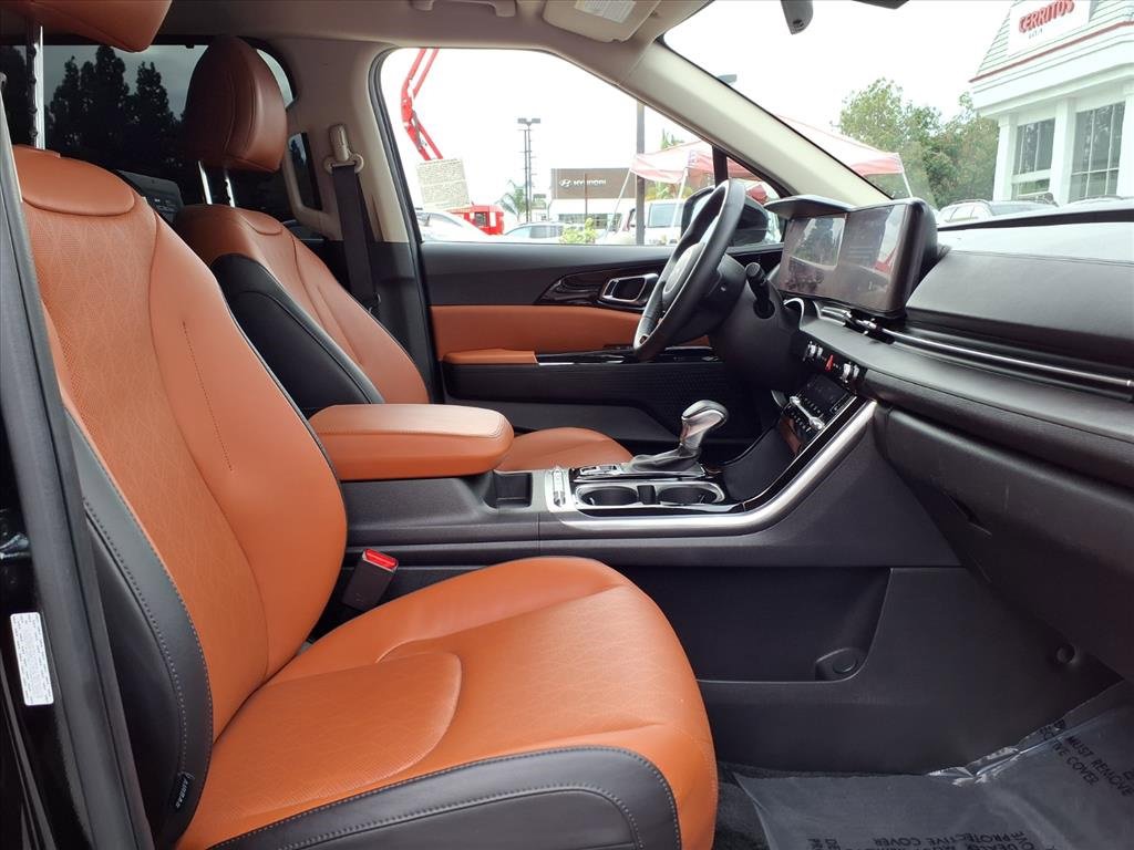 Certified 2024 Kia Carnival SX image 10