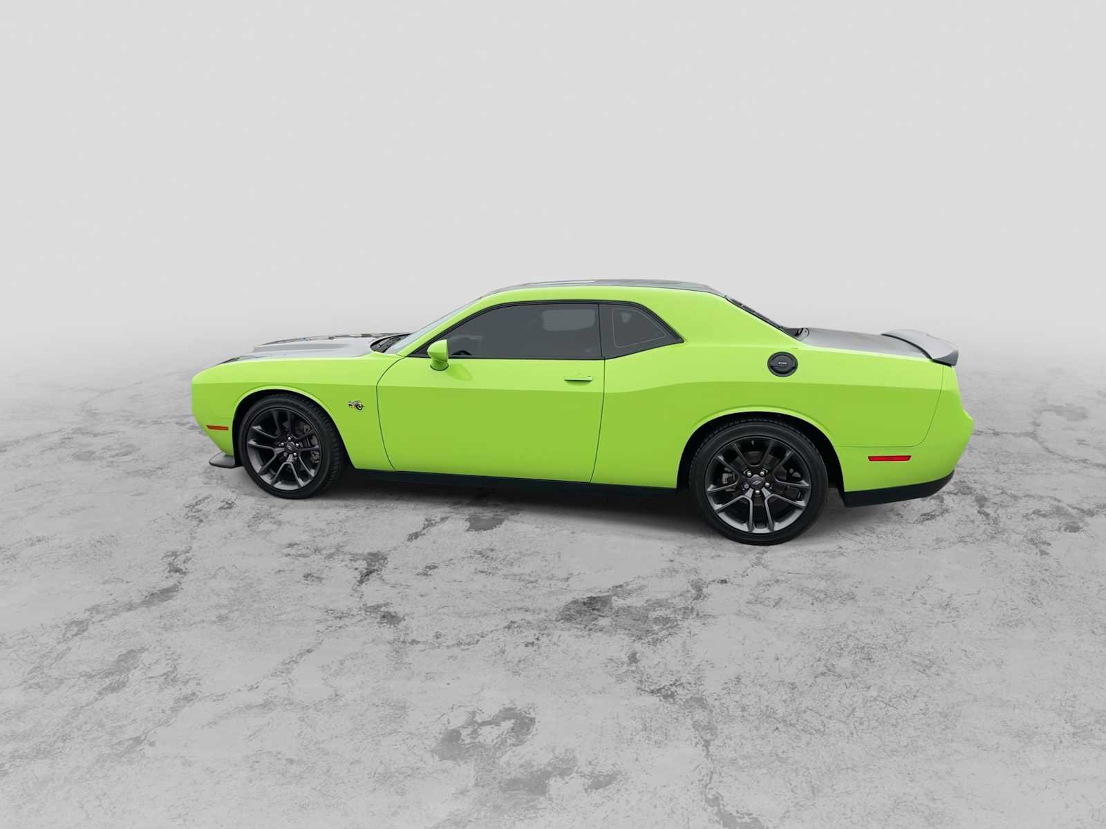Used 2023 Dodge Challenger R/T w/ T/A Package image 5