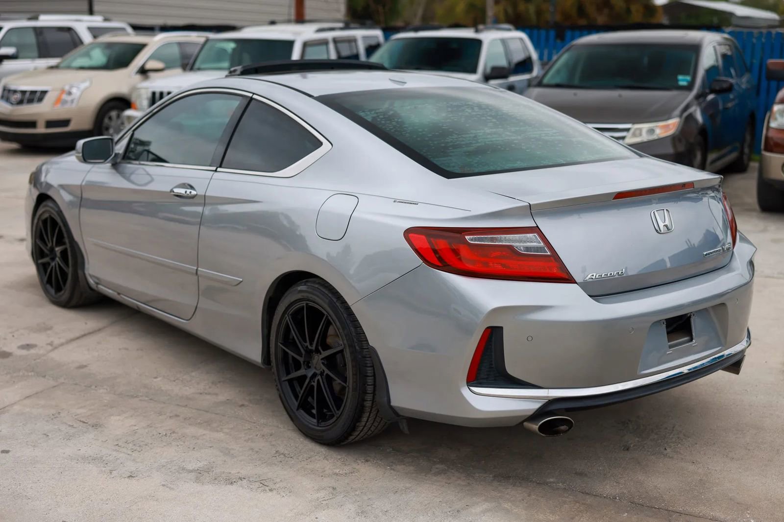 Used 2016 Honda Accord Touring image 4