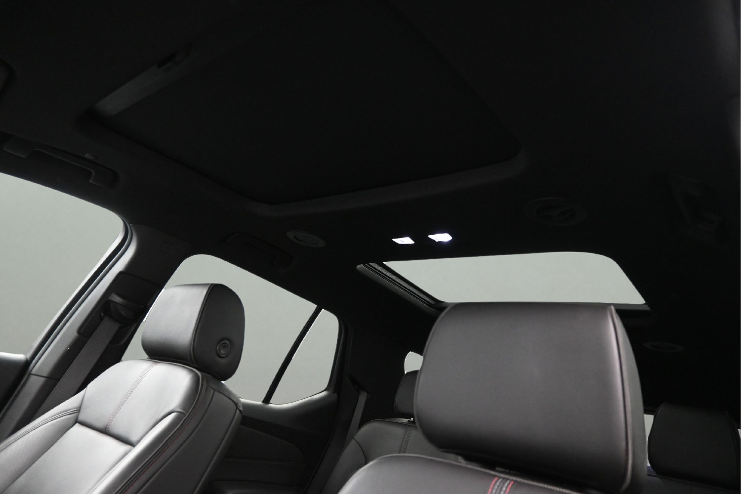 Used 2023 Chevrolet Traverse RS AWD/4WD image 8