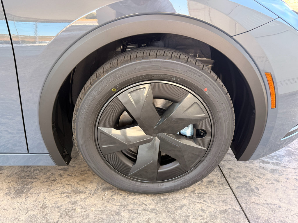 New 2026 Toyota Prius Plug-In Hybrid FWD image 12