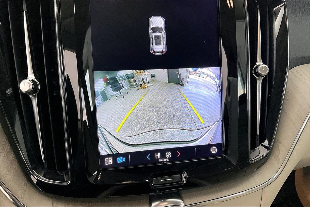 Certified 2023 Volvo XC60 B5 Plus w/ Protection Package Premier image 31