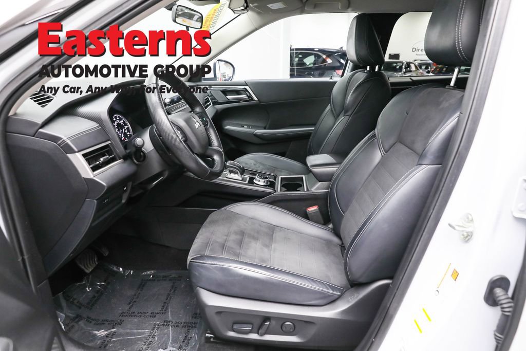 Used 2024 Mitsubishi Outlander SE image 14