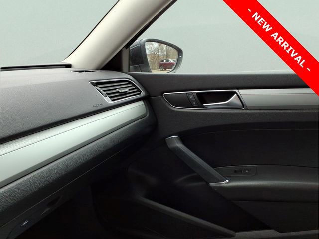 Used 2016 Volkswagen Passat 1.8T S image 20