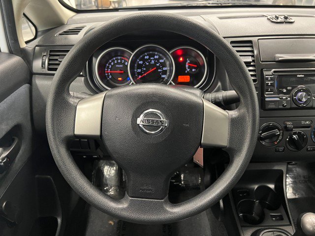 Used 2011 Nissan Versa Sedan image 18