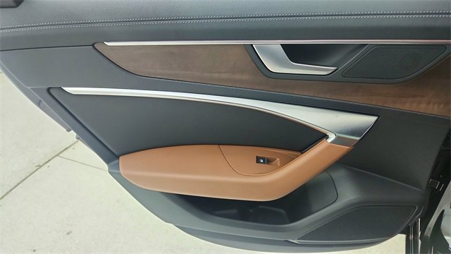 Used 2025 Audi A6 2.0T Premium image 31