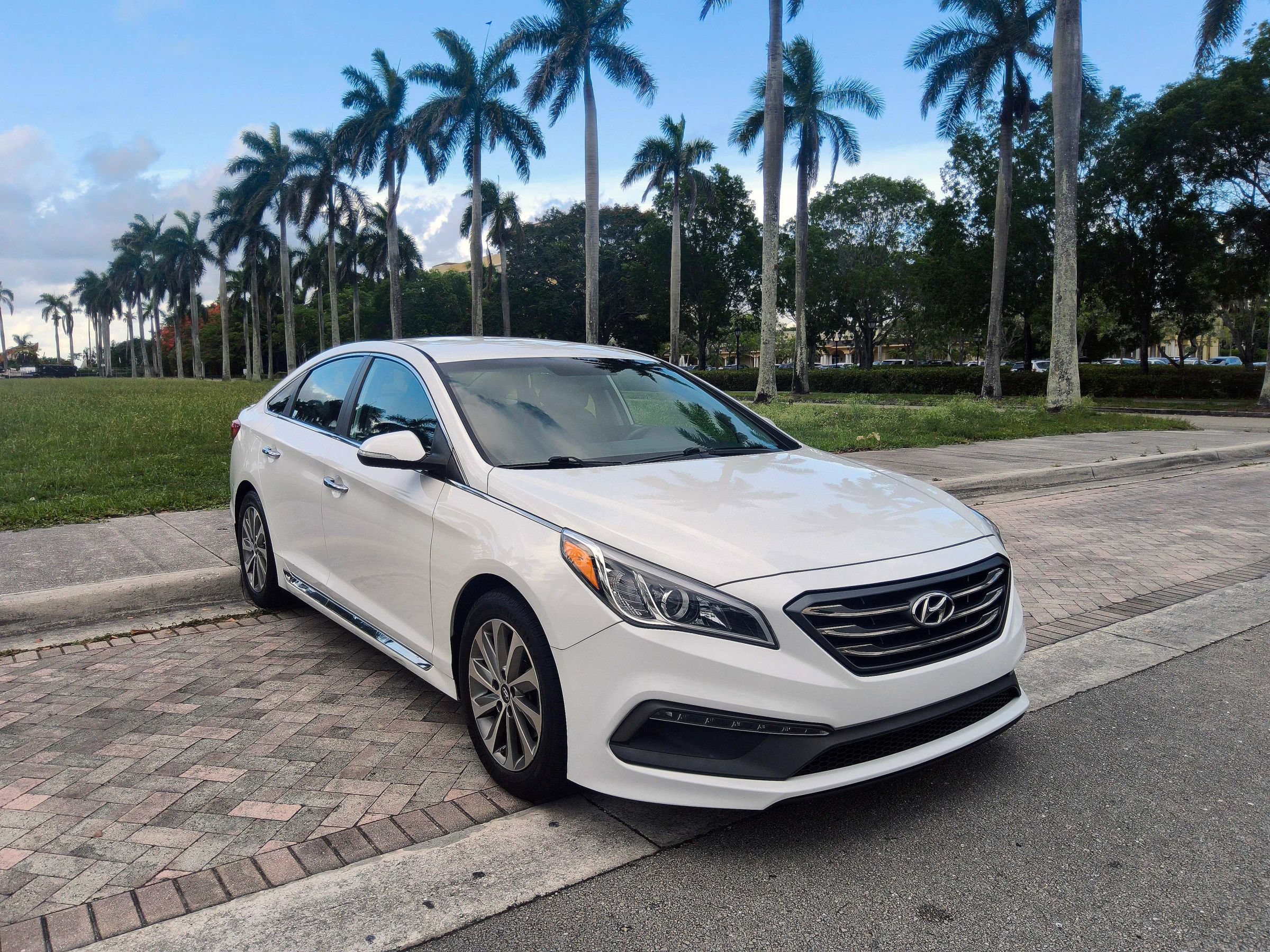 Used 2016 Hyundai Sonata Sport w/ Option Group 02 FWD video 1
