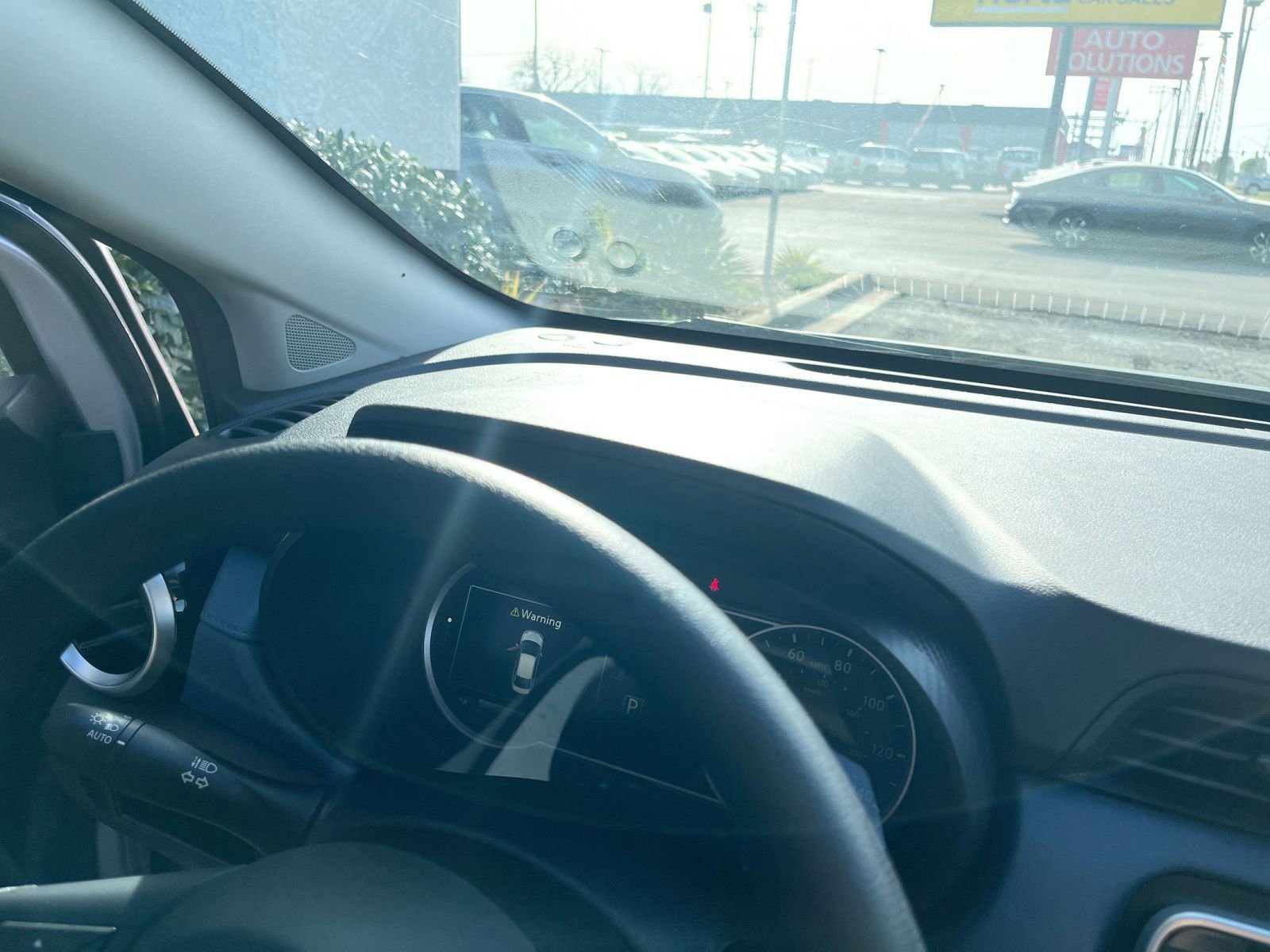 Used 2025 Nissan Versa SV image 32