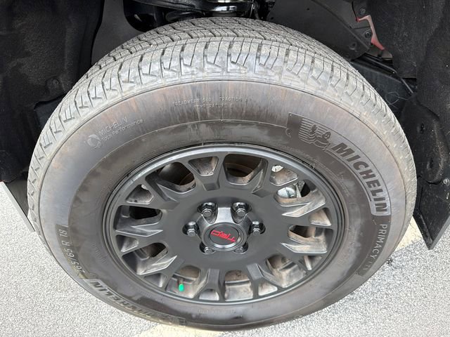 Used 2025 Toyota Tacoma TRD Sport AWD/4WD image 11
