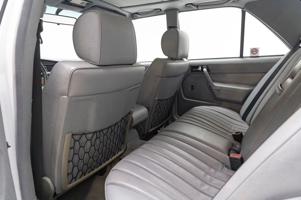 Used 1991 Mercedes-Benz 190 E 2.6 image 47