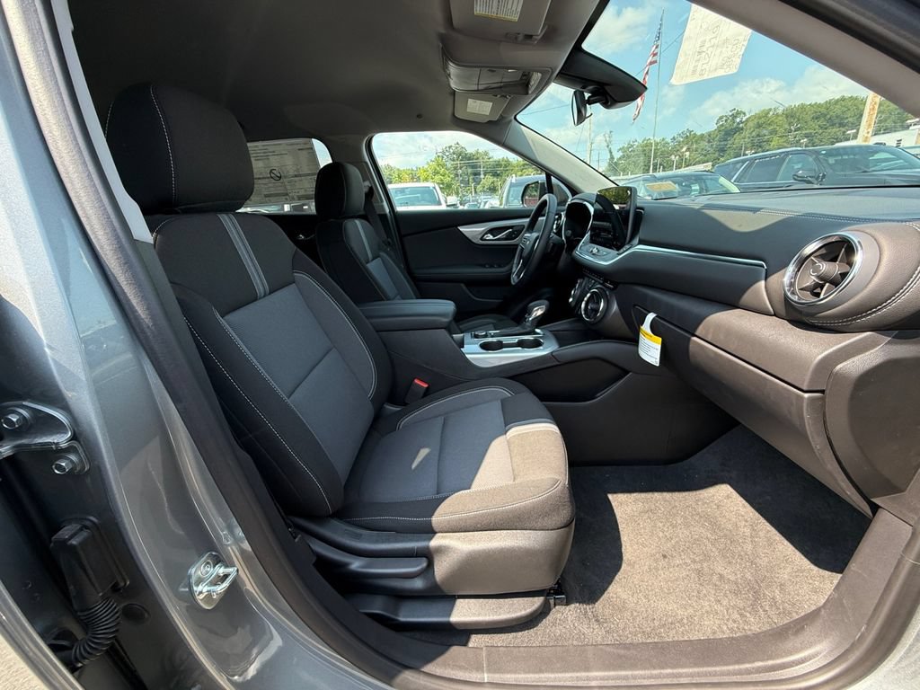 New 2026 Chevrolet Blazer LT w/ Midnight/Sport Edition AWD/4WD image 25