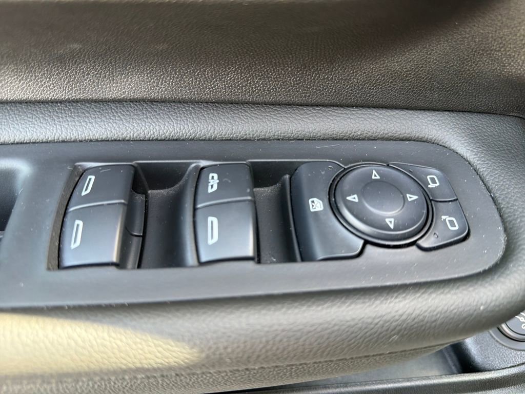 Used 2024 GMC Terrain SLT w/ Tech Package image 20