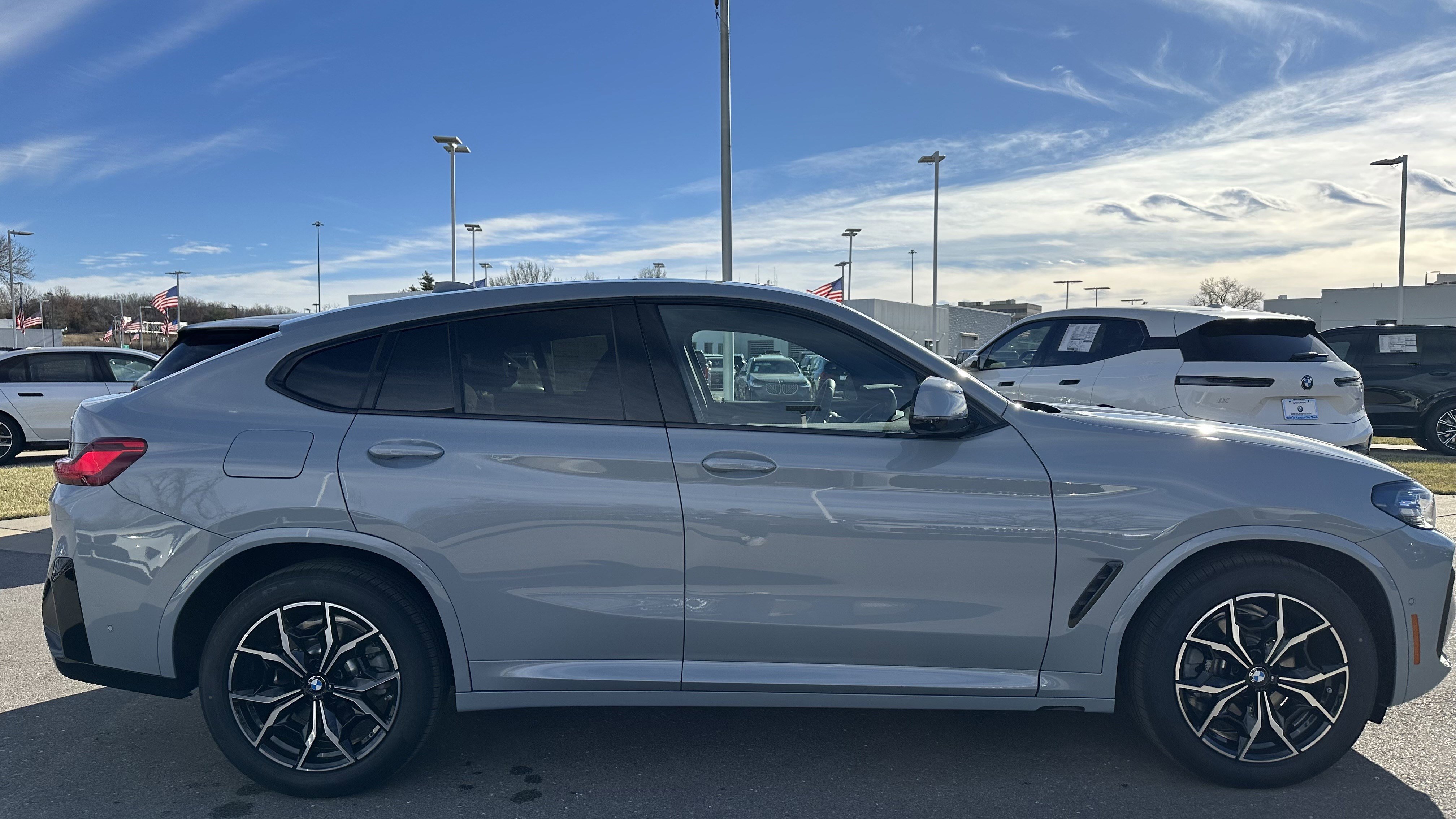 Used 2025 BMW X4 xDrive30i w/ Premium Package image 11