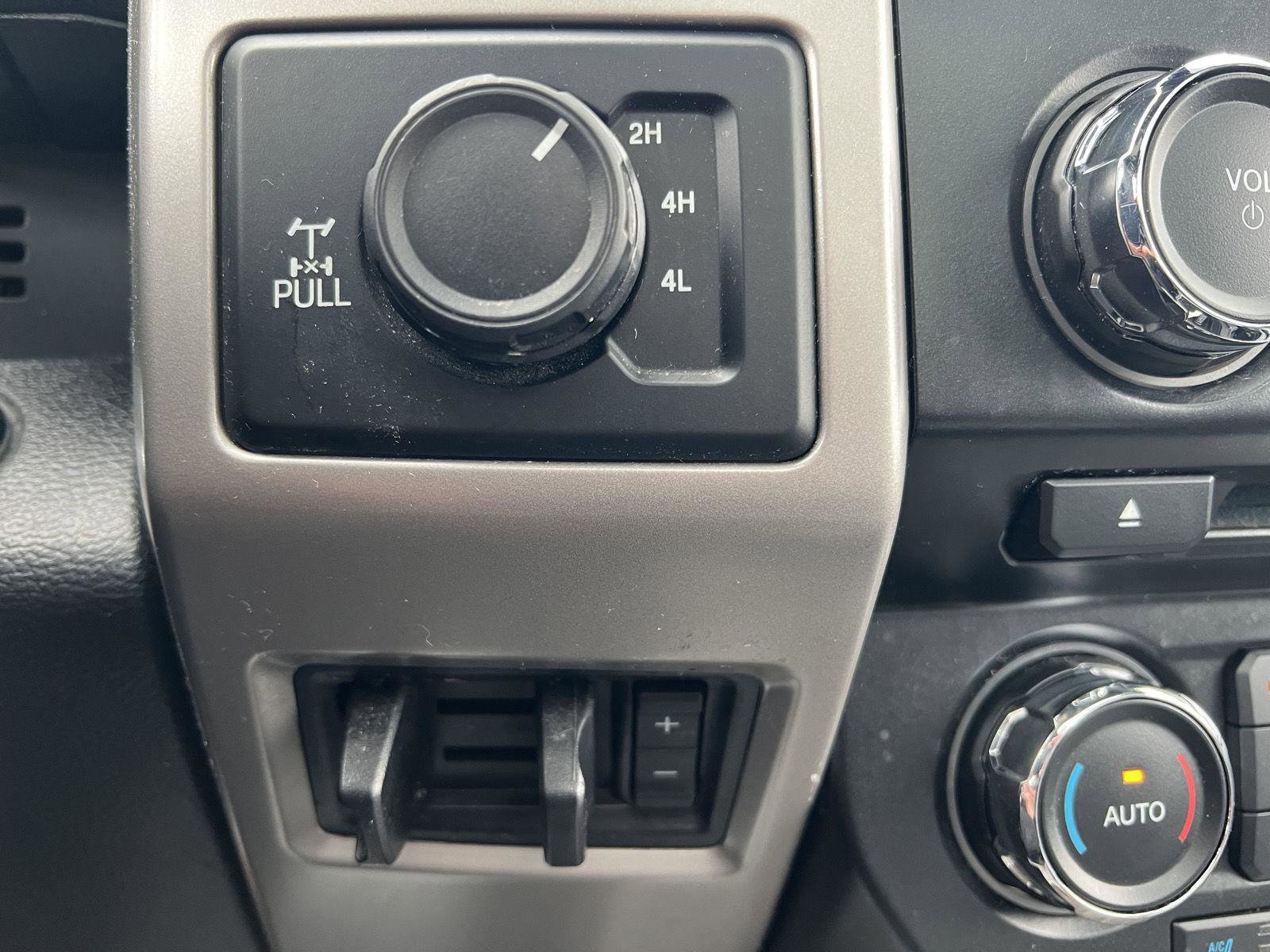 Used 2017 Ford F250 Lariat w/ Lariat Ultimate Package image 31