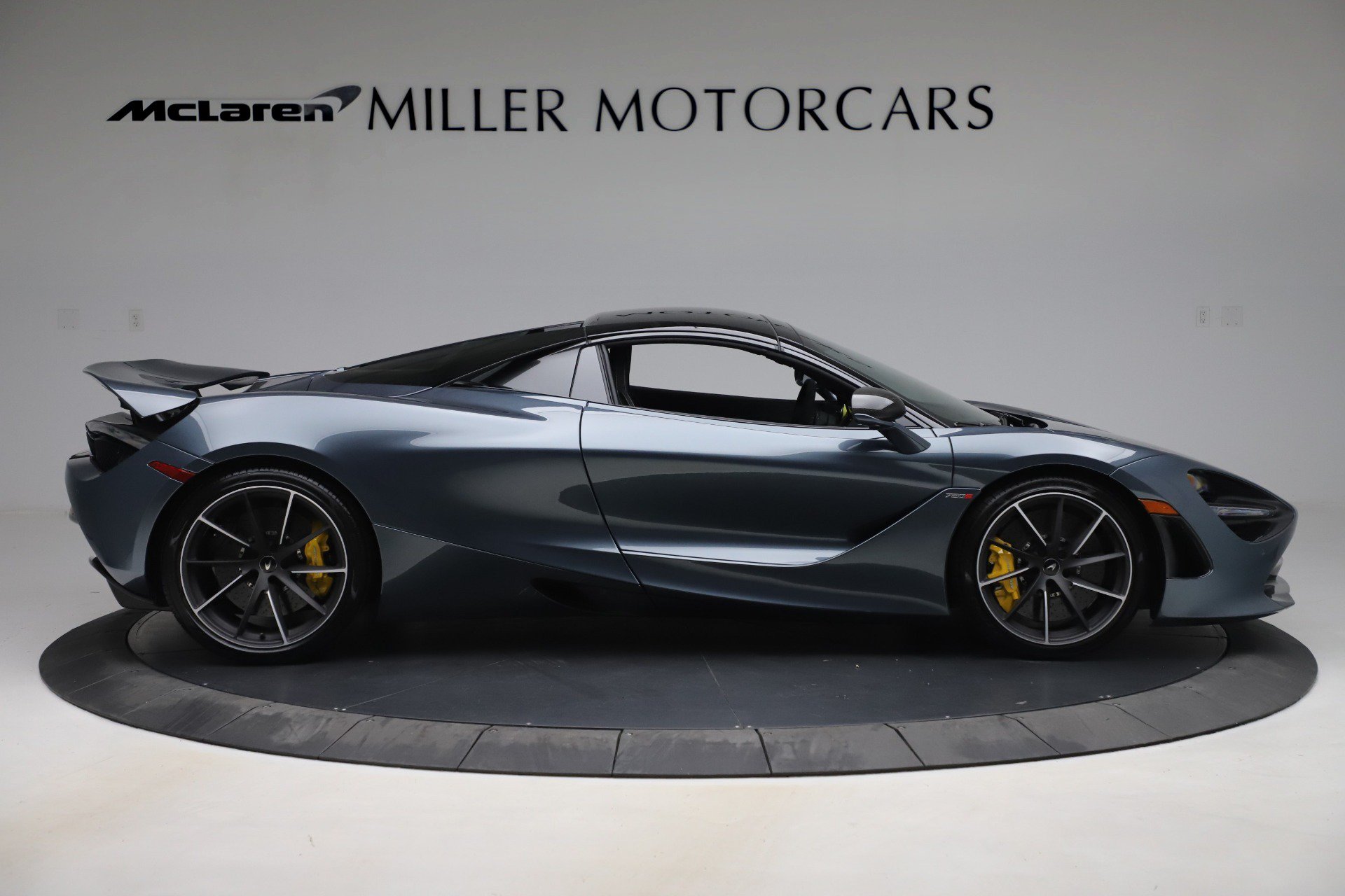 Used 2020 McLaren 720S Spider RWD image 13