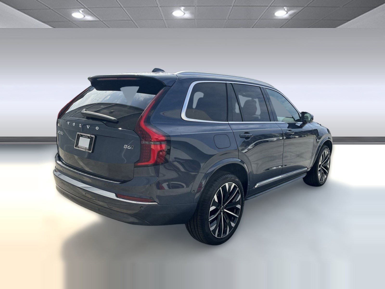 Used 2026 Volvo XC90 B6 Plus w/ Protection Package Premier AWD/4WD image 9