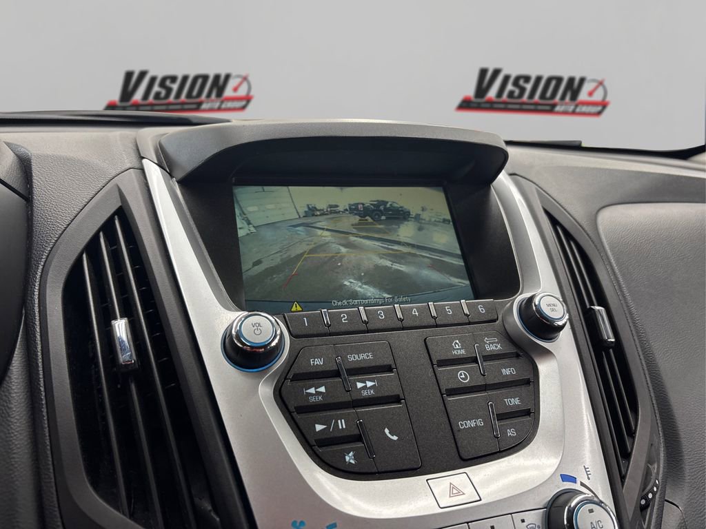 Used 2017 Chevrolet Equinox LT image 30