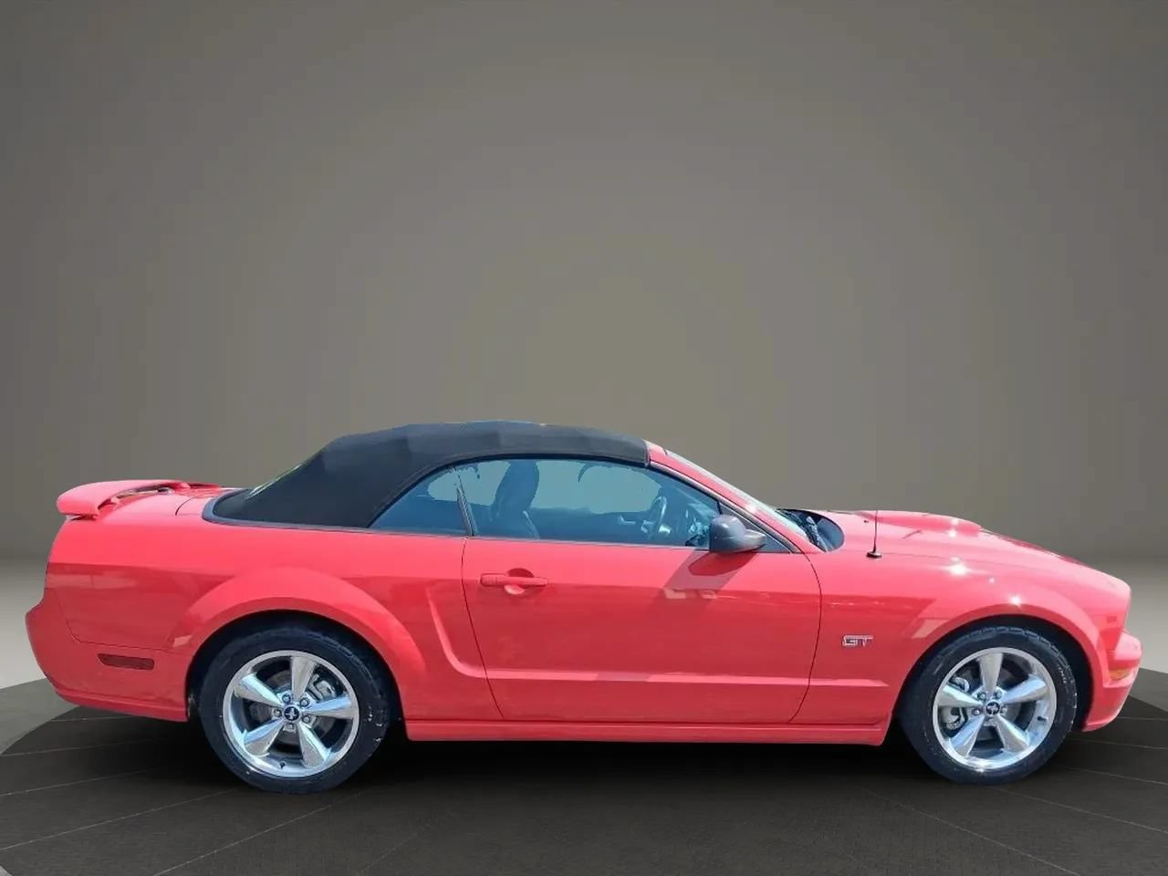 Used 2008 Ford Mustang GT RWD image 7