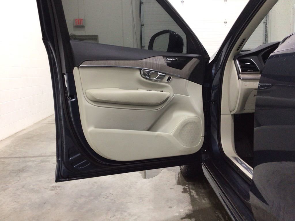 Used 2021 Volvo XC90 T6 Inscription w/ Advanced Package image 15