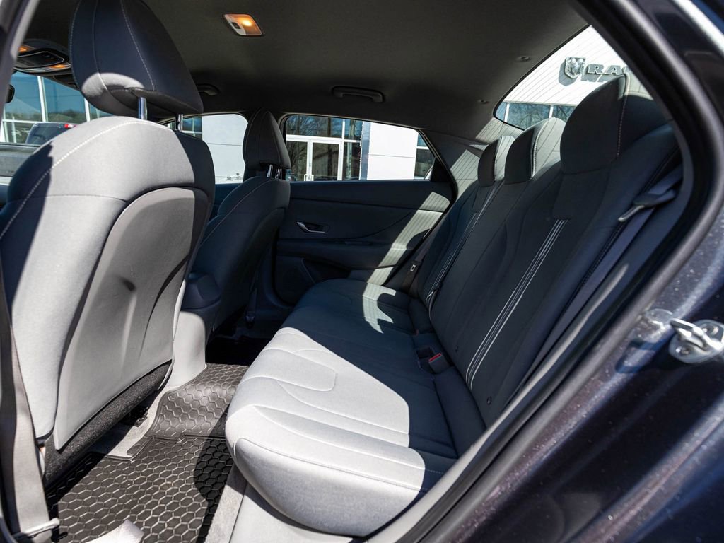 Used 2023 Hyundai Elantra SEL w/ Cargo Package image 27