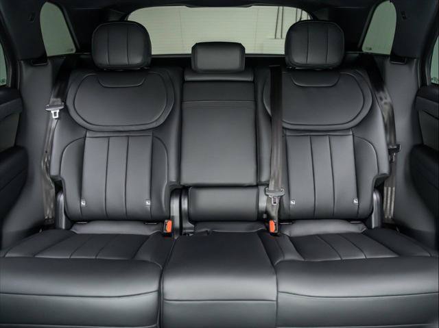 New 2027 Land Rover Range Rover Sport SE AWD/4WD image 17
