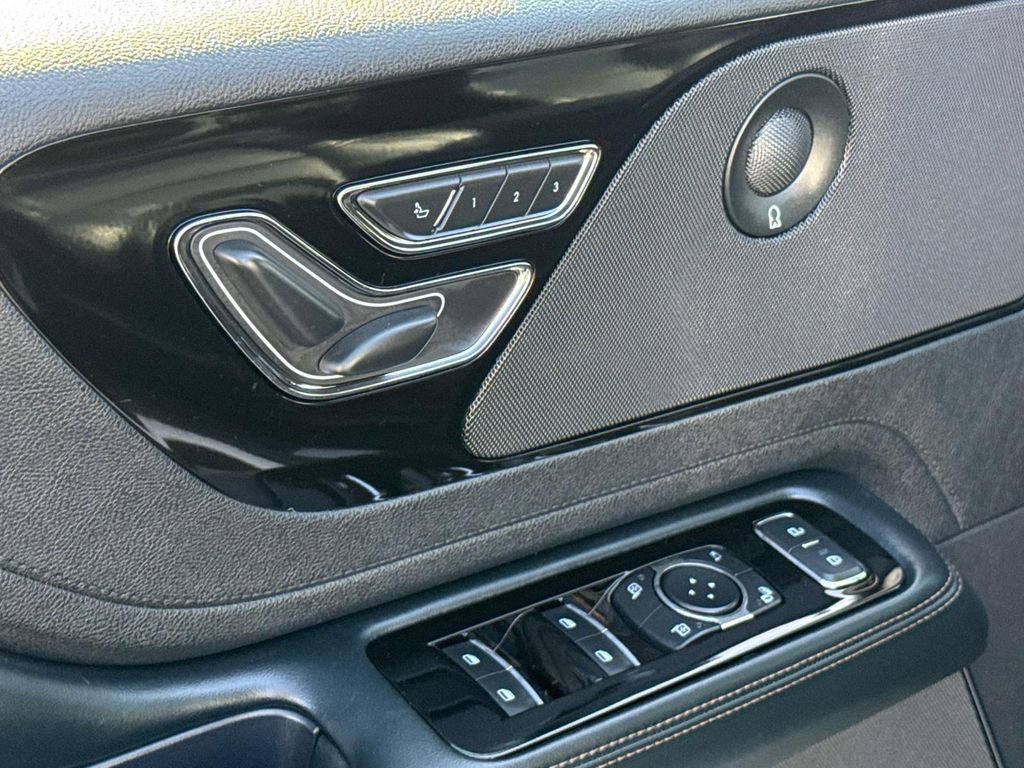 Used 2025 Lincoln Aviator Reserve image 22