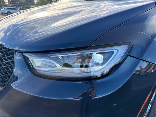 Used 2023 Chrysler Pacifica Limited w/ Uconnect Theater Family Group AWD/4WD image 9