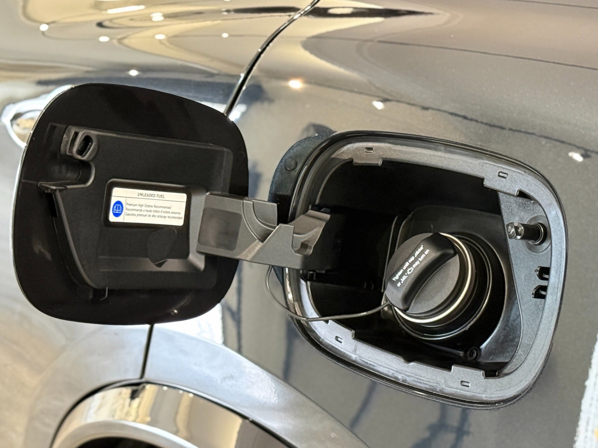 Used 2018 Alfa Romeo Stelvio Quadrifoglio w/ Driver Assist Dynamic Package AWD/4WD image 37