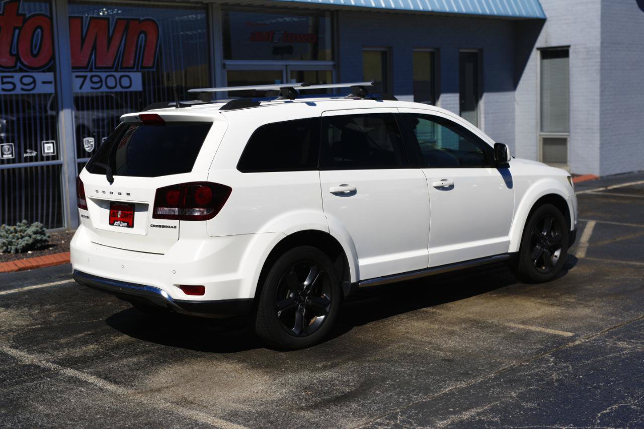 Used 2020 Dodge Journey Crossroad FWD image 17