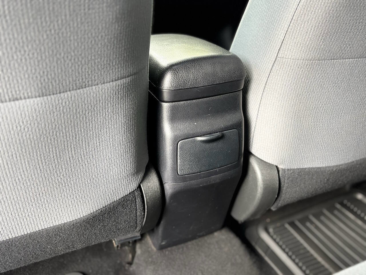 Used 2015 Toyota Corolla L image 23