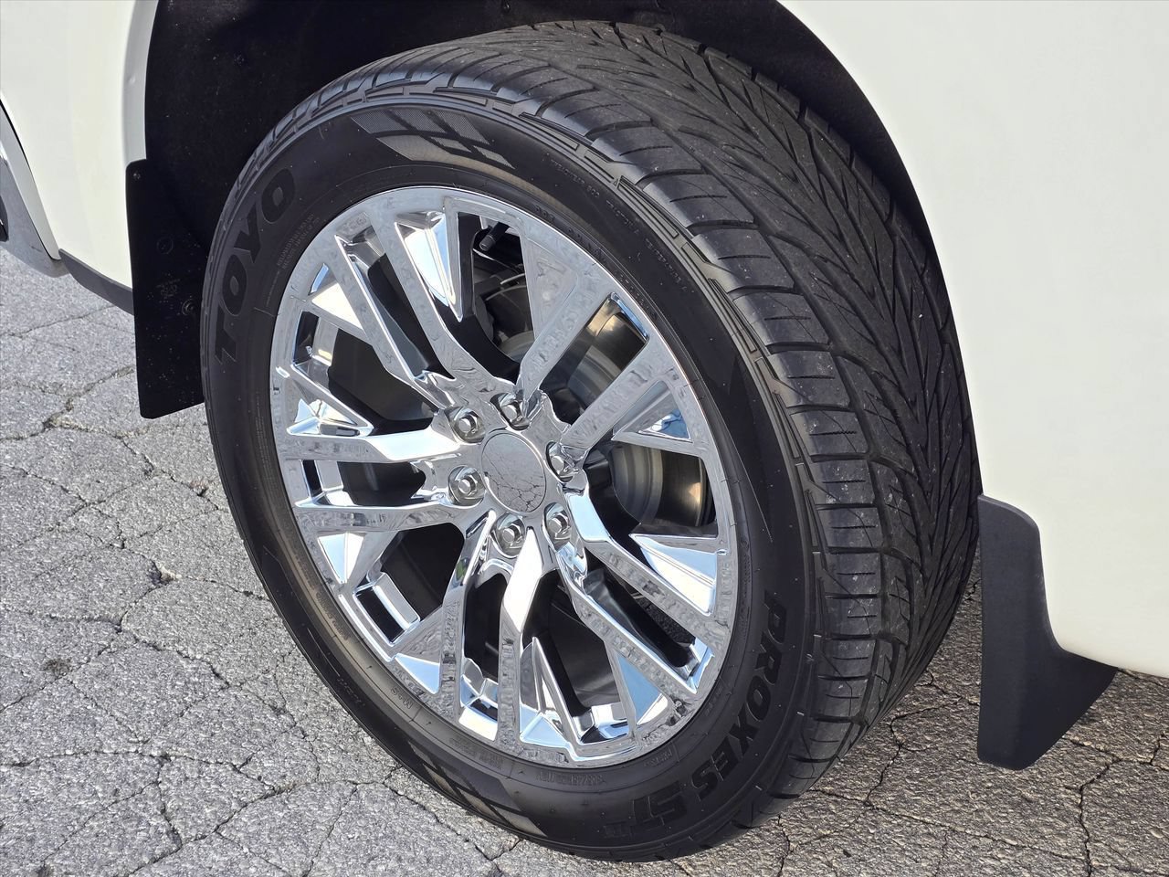 Used 2022 Chevrolet Silverado 1500 LTZ w/ LTZ Premium Package AWD/4WD image 14