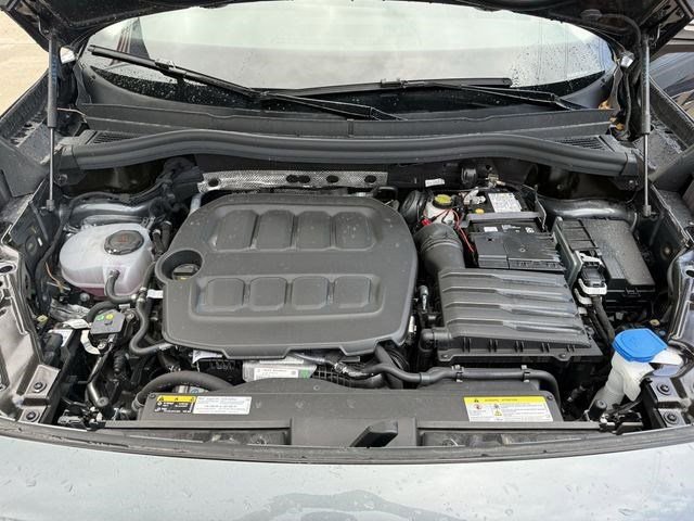 Used 2025 Volkswagen Tiguan SE image 23