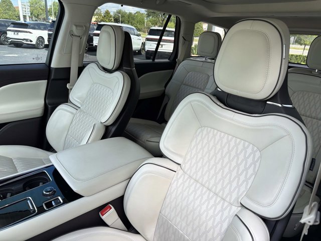 Certified 2023 Lincoln Aviator Black Label w/ Dynamic Handling Package AWD/4WD image 15