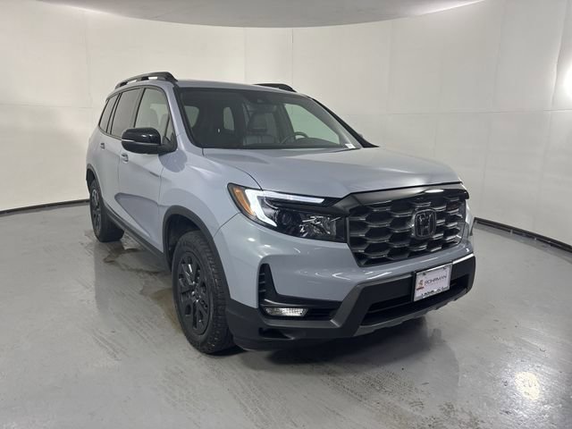 Used 2023 Honda Passport TrailSport image 3