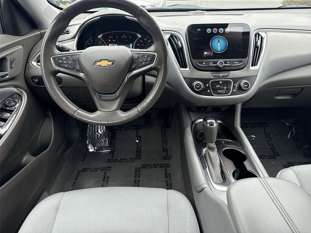 Used 2018 Chevrolet Malibu LT w/ Driver Confidence Package FWD image 18