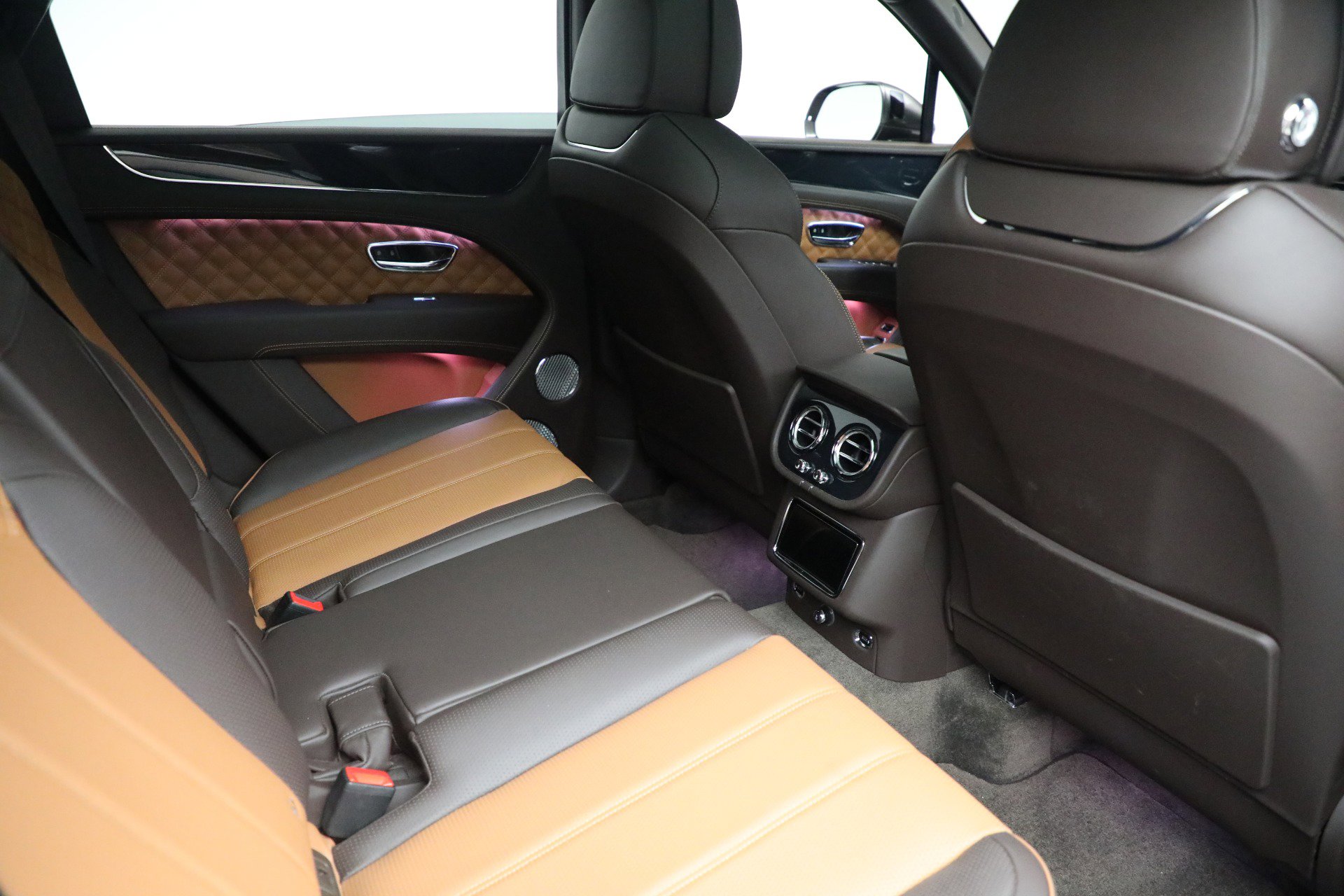 Certified 2021 Bentley Bentayga image 28