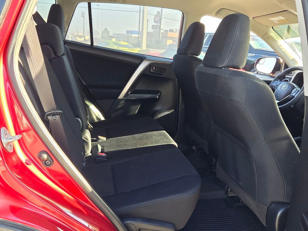 Used 2017 Toyota RAV4 LE image 14