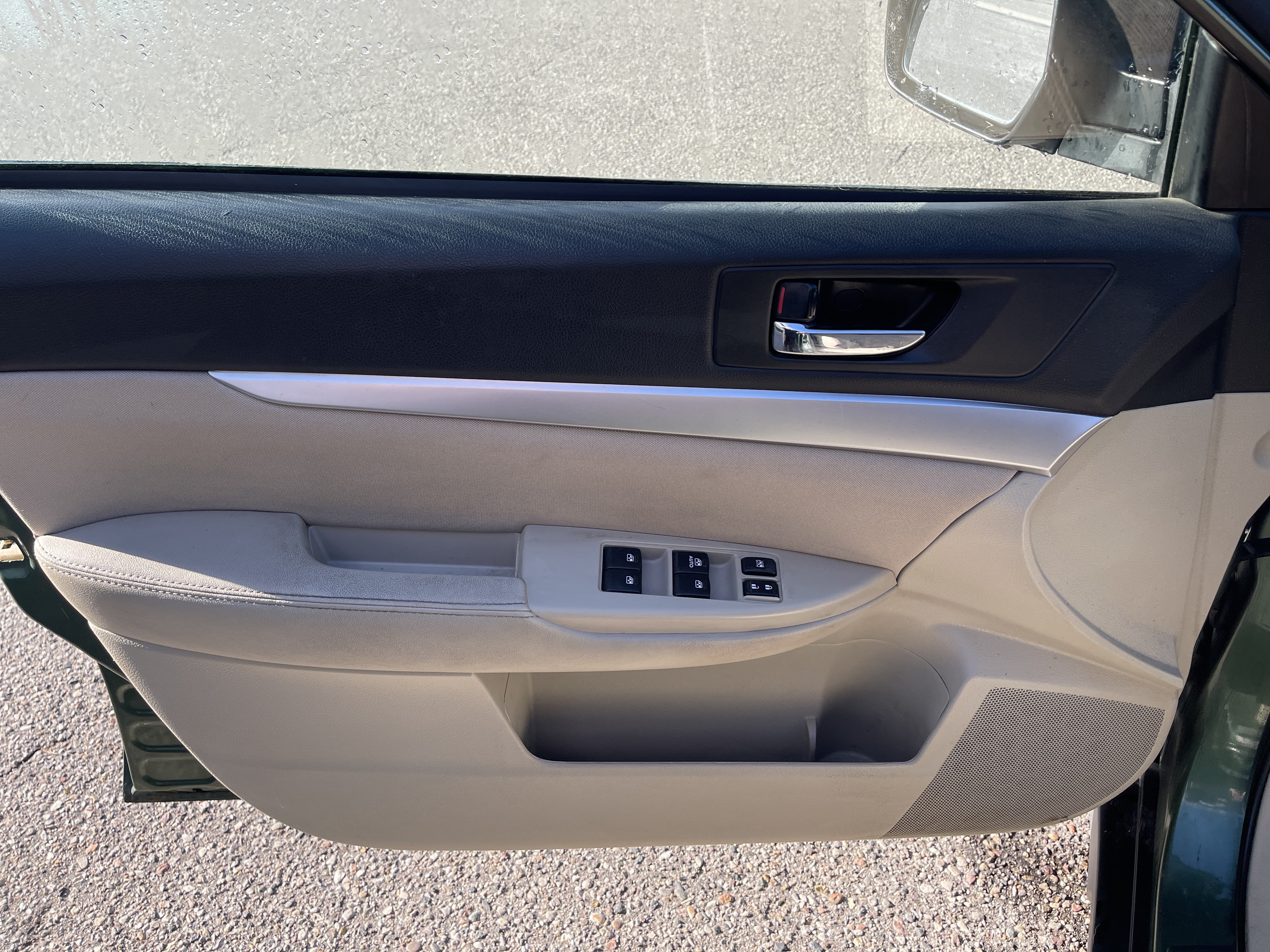 Used 2014 Subaru Outback 2.5i Premium w/ Accessory Value Package (OYW) AWD/4WD image 13