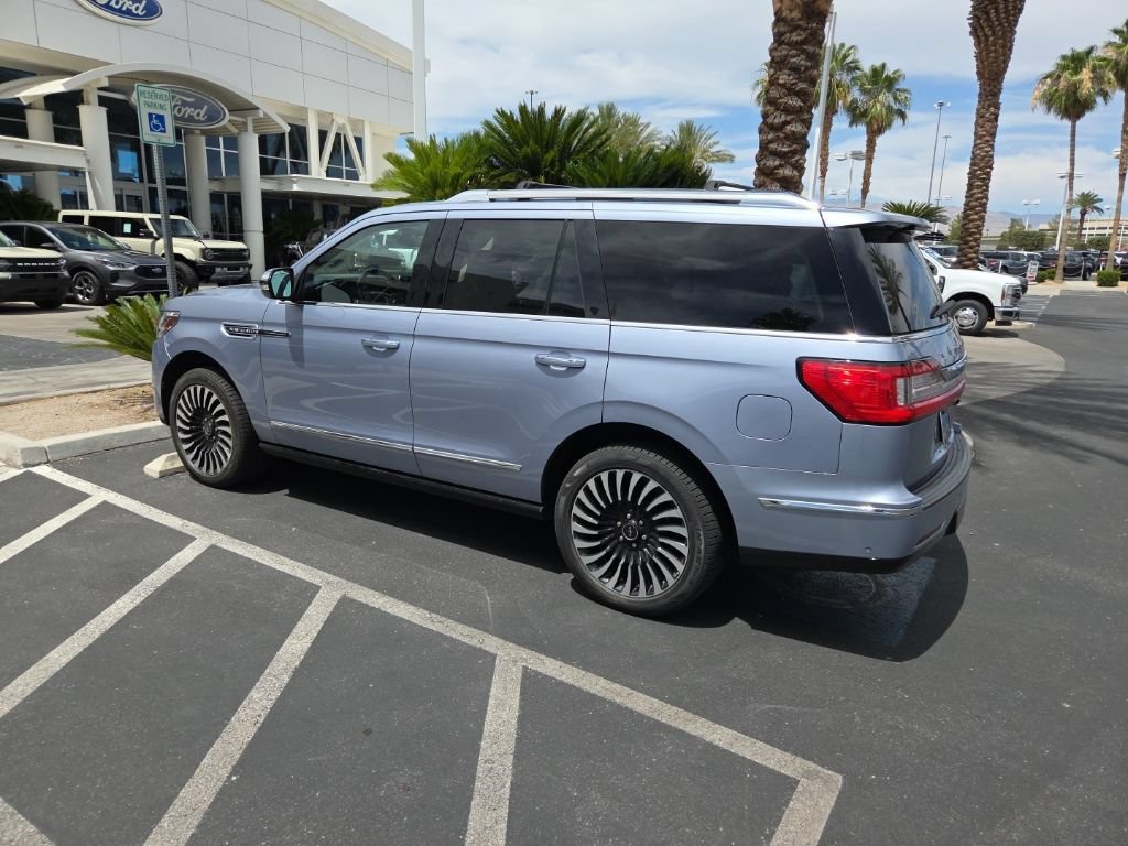 Used 2021 Lincoln Navigator Black Label w/ Cargo Convenience Package AWD/4WD image 2