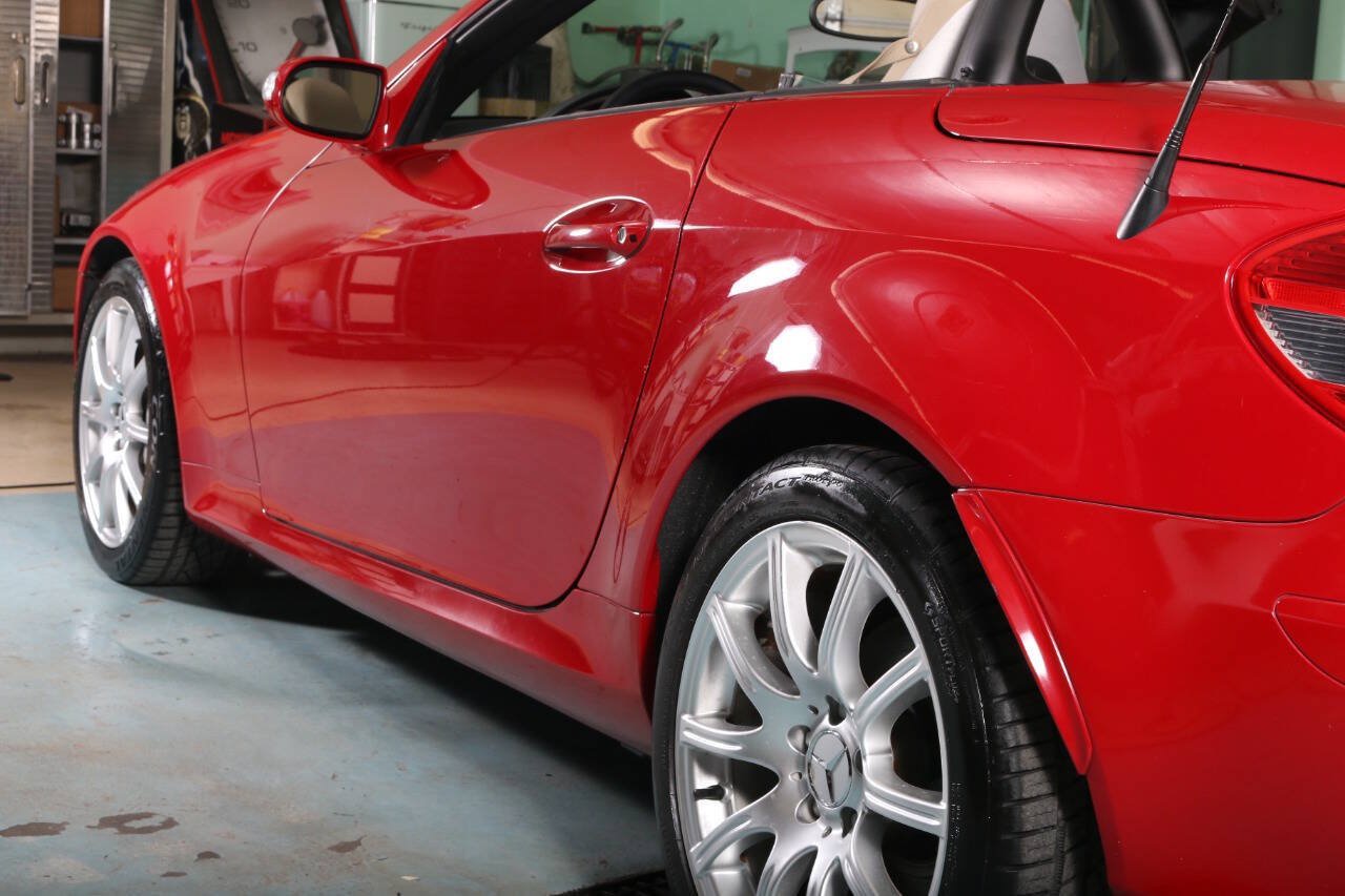 Used 2005 Mercedes-Benz SLK 350 w/ Entertainment Pkg image 3
