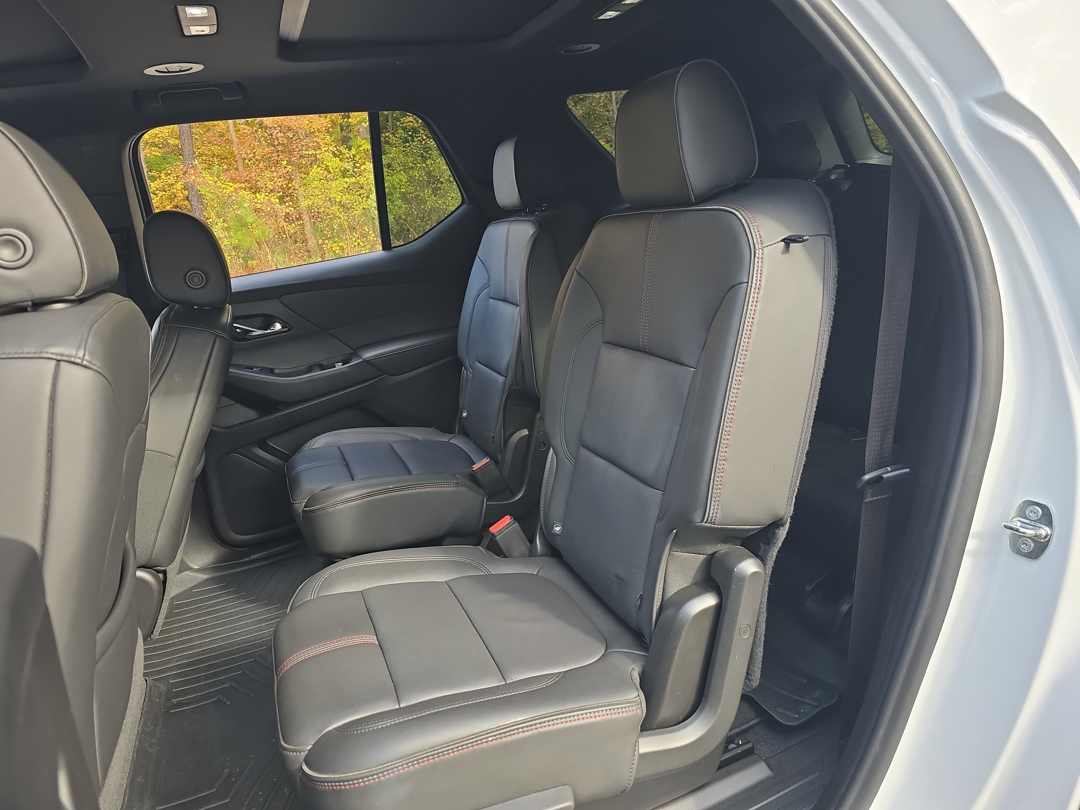 Used 2023 Chevrolet Traverse RS image 13