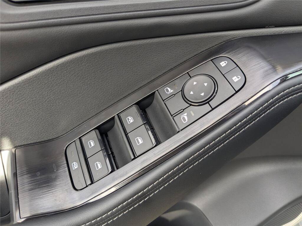 New 2026 Nissan Rogue SV AWD/4WD image 17