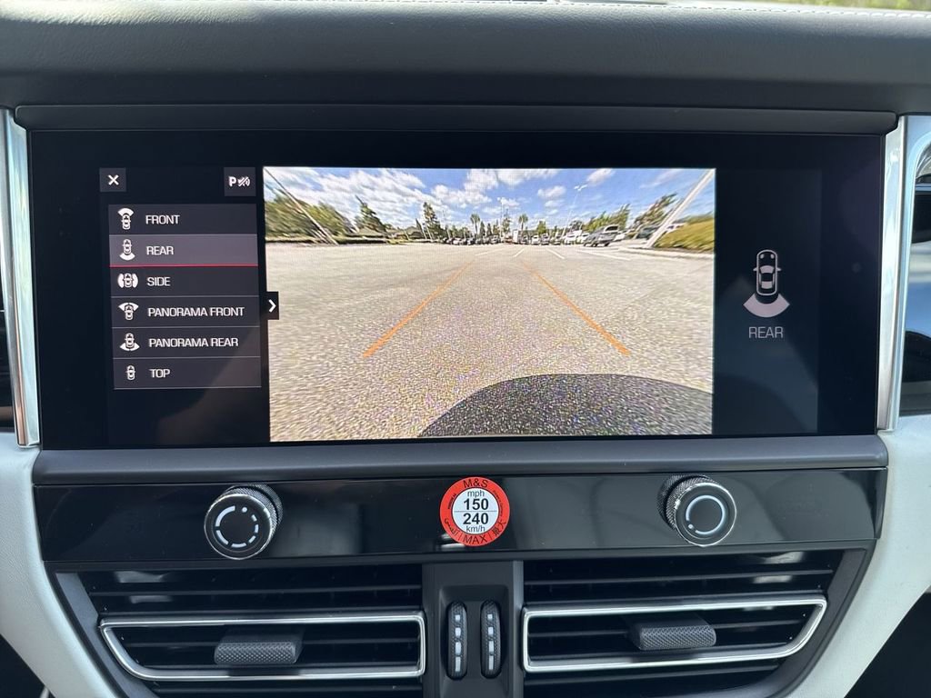 New 2026 Porsche Macan image 21