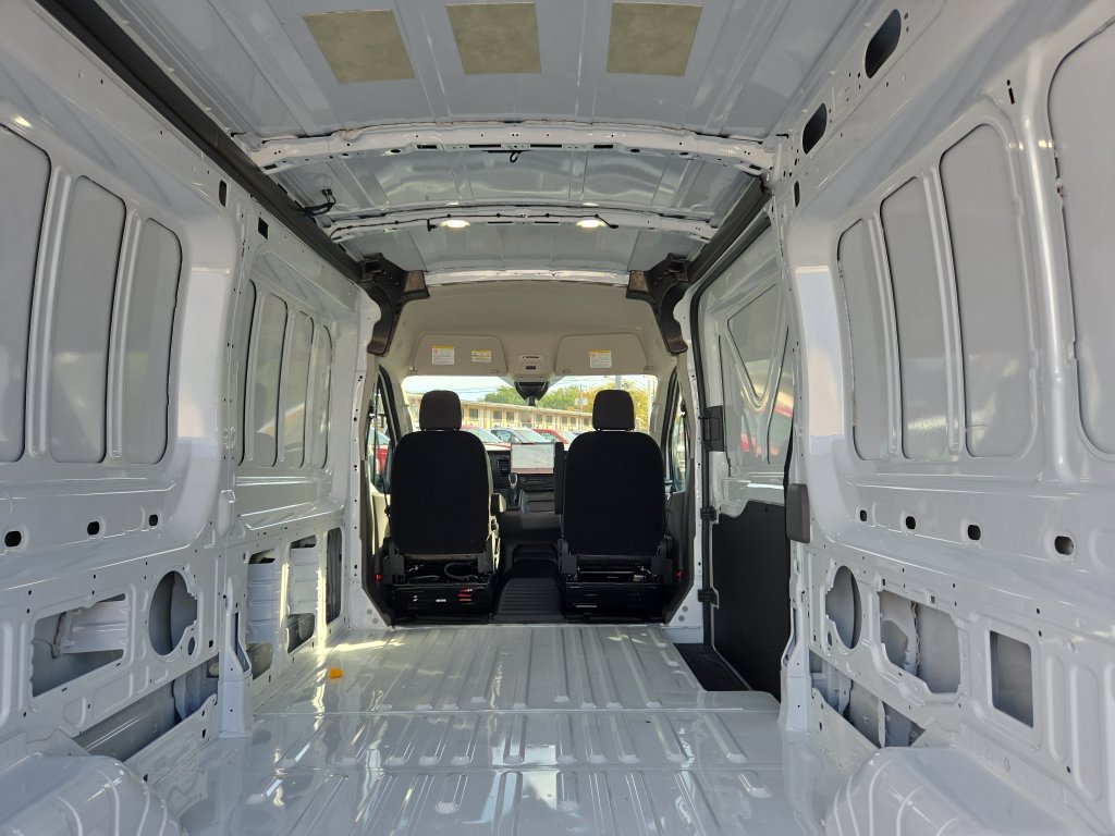 New 2027 Ford Transit 250 148 Medium Roof RWD image 17