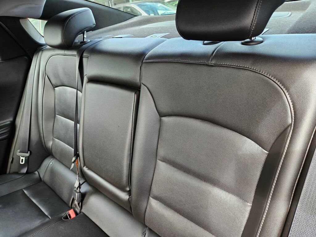 Used 2018 Chevrolet Malibu Premier image 24