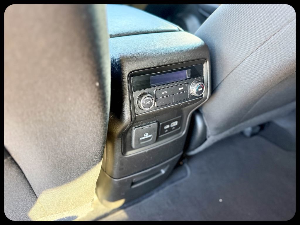 Used 2023 GMC Acadia SLE w/ Driver Convenience Package FWD image 29