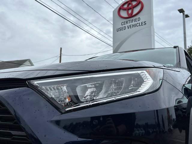 Used 2020 Toyota RAV4 XLE w/ Convenience Package AWD/4WD image 10