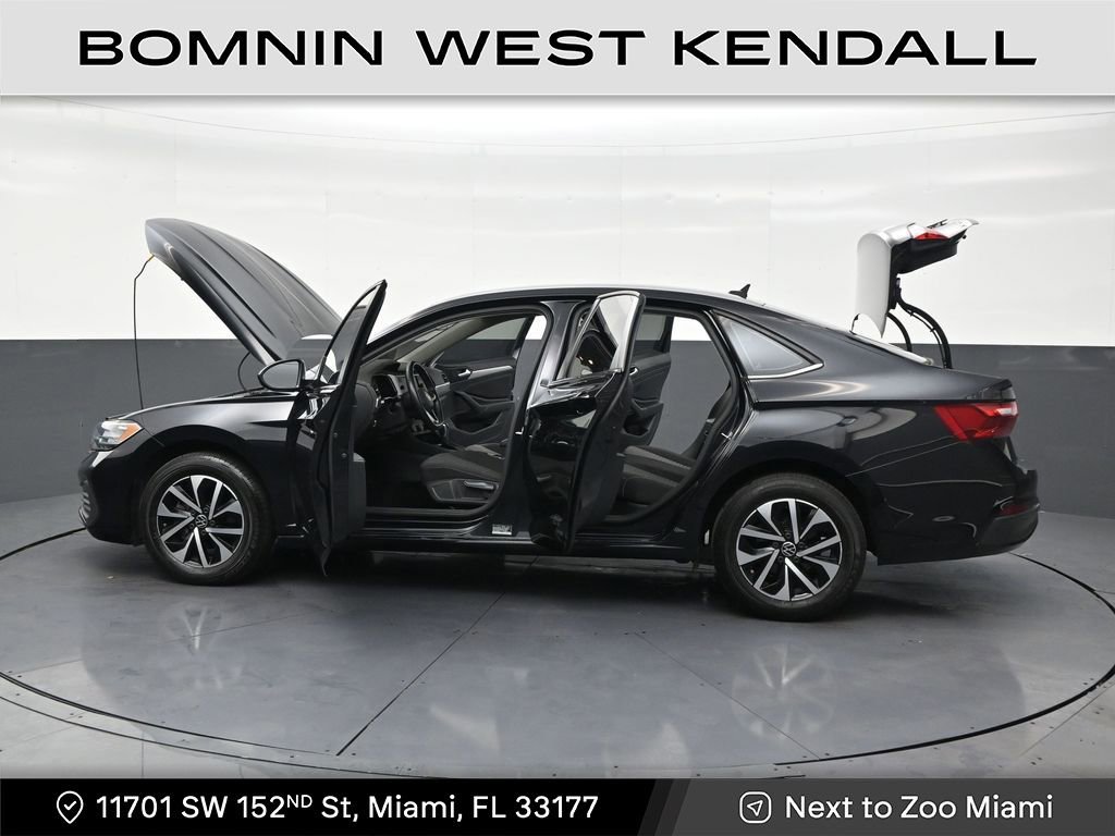 Used 2023 Volkswagen Jetta S image 30