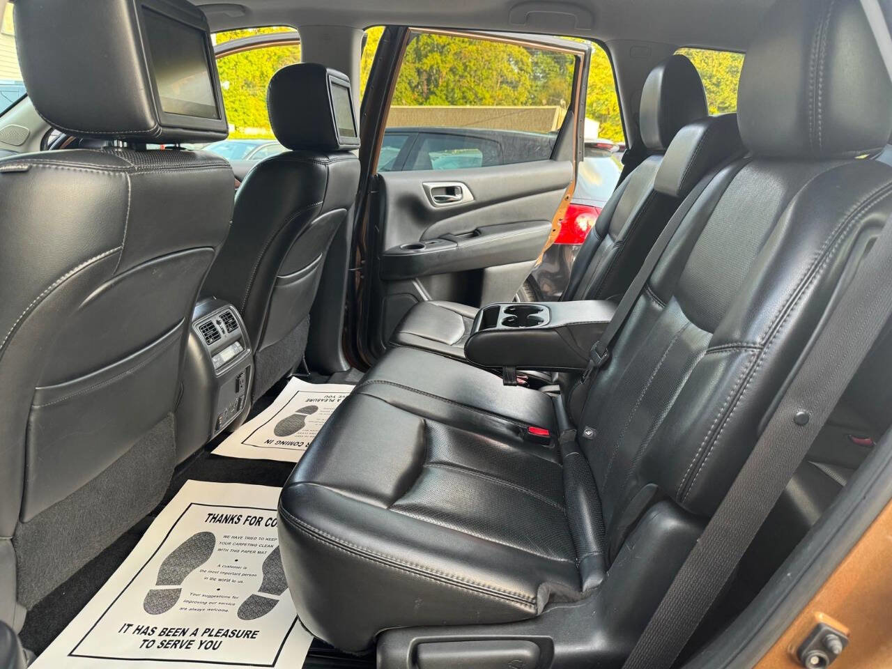 Used 2017 Nissan Pathfinder Platinum w/ Family Entertainment Package image 30