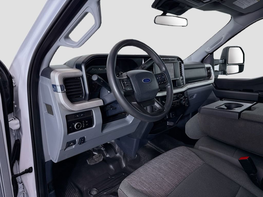 Used 2024 Ford F350 XLT w/ FX4 Off-Road Package AWD/4WD image 9